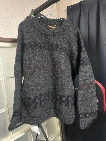 SOURCREAM 사워크림/카우친 크루 니트