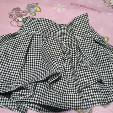 화이트 블랙 하운드투스 미니 스커트