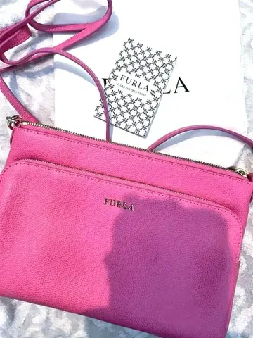 FURLA 핑크 가죽 숄더백 미니백 스마트폰 훌라 미사용 새상품