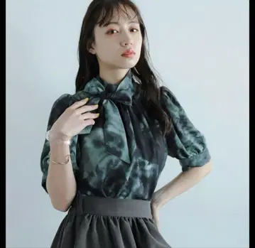 HARE 보타이 블라우스 플레어 스커트 셋업