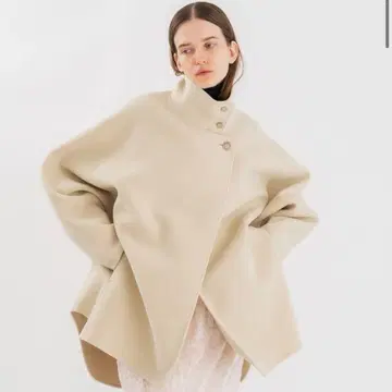 [ 새상품 ] 스터링 루어 r 오버 미들 코트 라이트 베이지