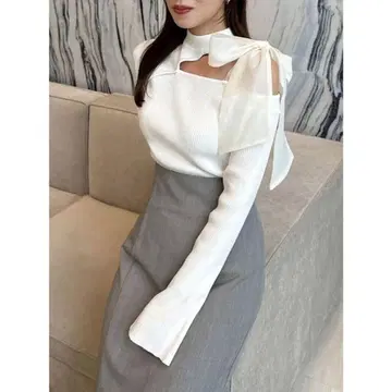 dazzlin 원숄더 리본 니트탑