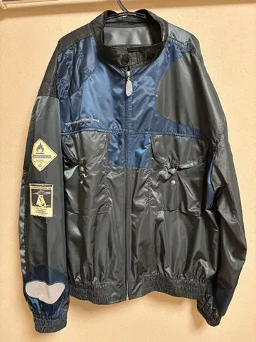 계속 한밤중이면 좋을 텐데. 코스믹 나일론 자켓 네이비 M