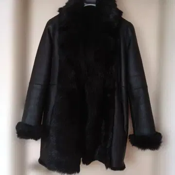 띠어리 블랙 무스탕 코트