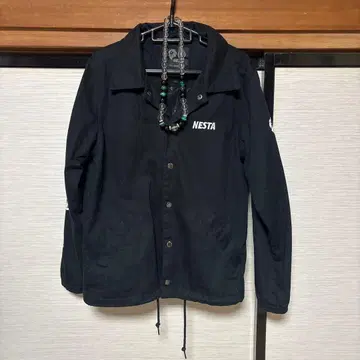 NESTA 블랙 자켓 라이온 프린트