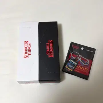 기묘한 이야기 콜라보 쓰리코인즈 키링 재고 백