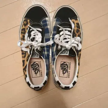 VANS SANDY LIANG 스니커즈