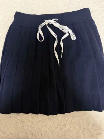 CHICO 네이비 플리츠 스커트 미사용 새상품