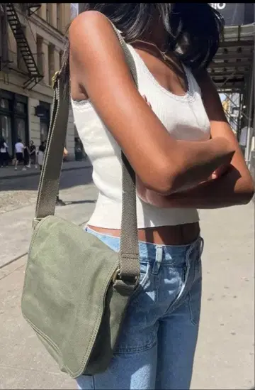 브랜디 멜빌 Brandy Melville 숄더백 카키