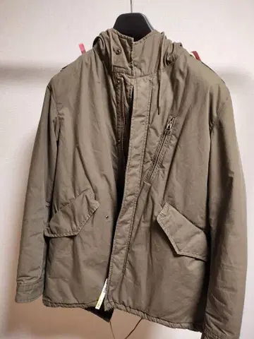 [클리닝 완료] EDIFICE 후드 부착 올리브 그린 자켓