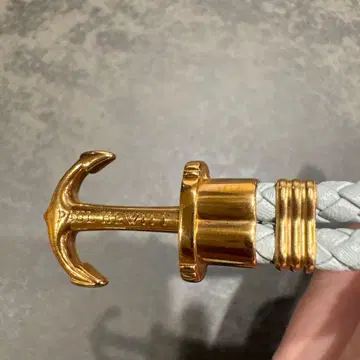 폴 히트 화이트 가죽 뜨개질 팔찌