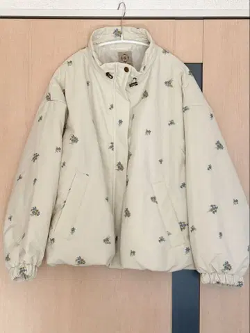SM2 작은 꽃 총 자수 패딩 자켓 아이보리