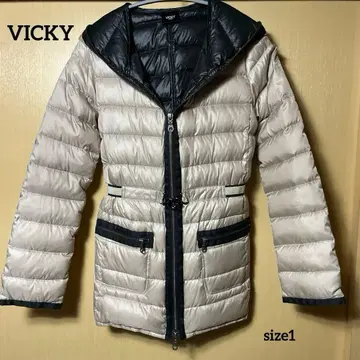 VICKY 다운 자켓 베이지와 블랙 후드 부착