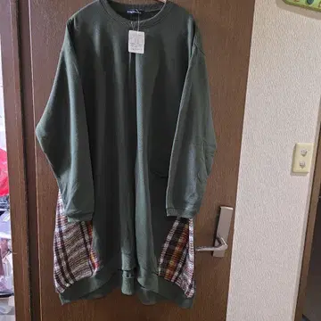 드럭 스토어즈 올리브 그린 튜닉