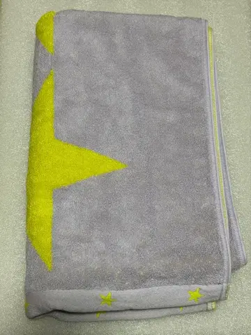 YUKI 5-star 스포츠 타월 보라색과 옐로우 컬러 별 무늬