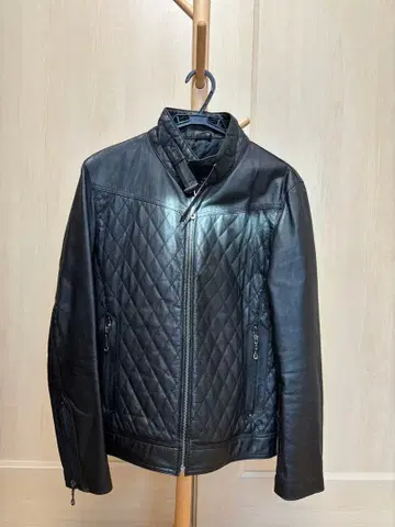 TAKA-q 블랙 가죽 퀼팅 자켓