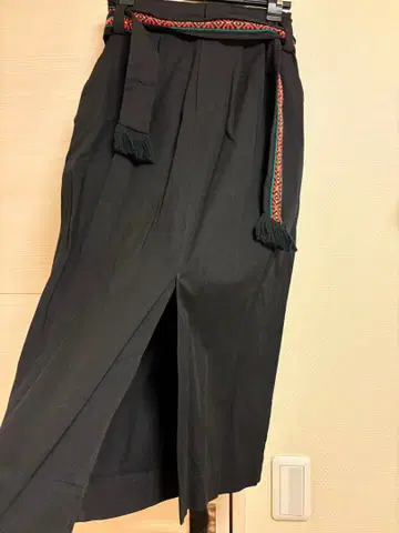 블랙 플리츠 스커트