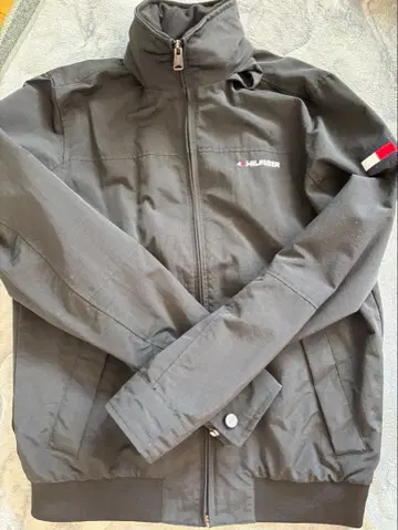 TOMMY HILFIGER 블랙 자켓