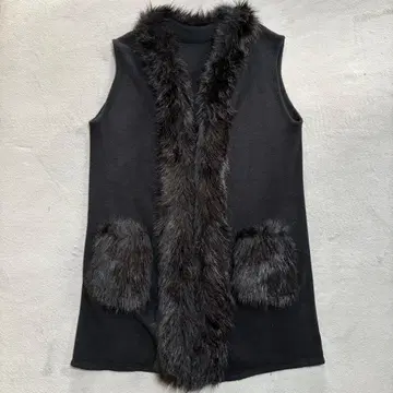 퍼 장식 블랙 니트 베스트 빈티지 모드 스타일 성인 페미닌 레어