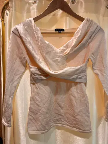 EPoca 후드 부착 긴팔 상의 ITL 40