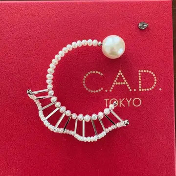 컨디션 최상 C.A.D. Tokyo 프릴 귀걸이 펄 실버
