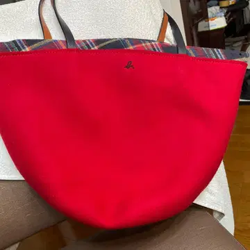 빨간색 울 토트백 체크 무늬