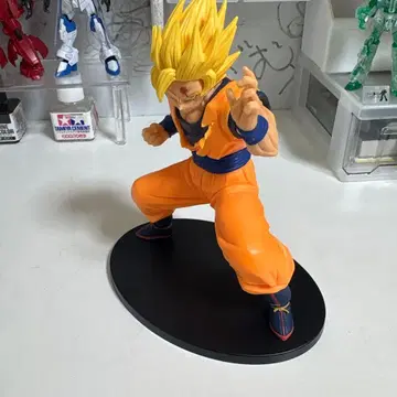 손오공 전투 포즈 피규어