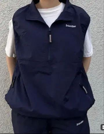 새상품급 BrokenBase 네이비 집업 베스트