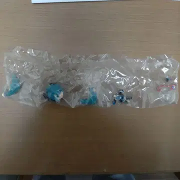 하츠네 미쿠 아소토 매지컬 미라이 2025 A상 빅 피규어 캔 배지