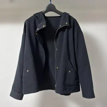 블랙 후드 부착 마운틴 파카