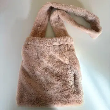 Ayakawasaki 베이지 퍼 숄더백