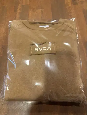 RVCA 베이지 맨투맨 트레이닝복