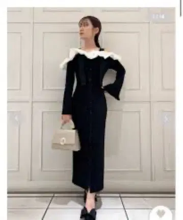 snidel 프릴 도킹 오프숄더 니트 원피스 블랙