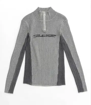 MAISON SPECIAL 로고 프린트 하프 지퍼 니트