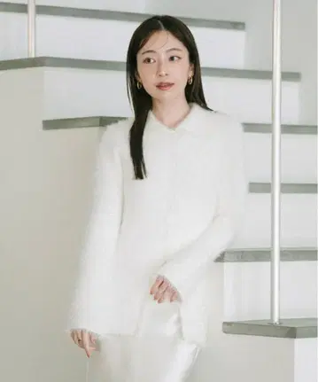 ur's 카라 부착 샤기 니트 가디건 M 사이즈