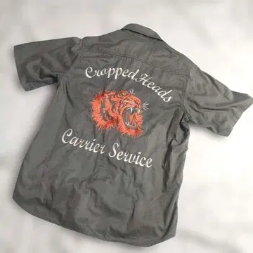 CroppedHeads 워크 셔츠 그레이 호랑이 자수