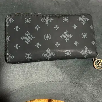 장지갑 블랙 베이스에 그레이 무늬