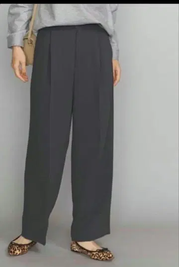 B&Y 더블 크로스 턱 와이드 팬츠