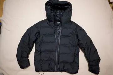 유니클로 블랙 후드 부착 다운 자켓