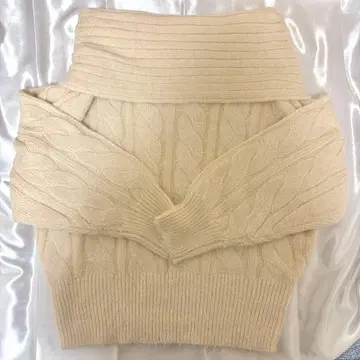 chico 치코 리브 디자인 오프숄더 루즈 니트