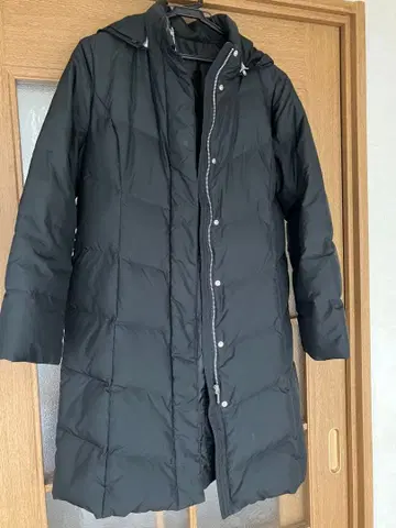 새상품급 블랙 후드 부착 다운 코트 방한 아우터