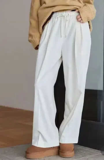 웜 새틴 와이드 팬츠 [ i.style closet 소개 아이템 ]