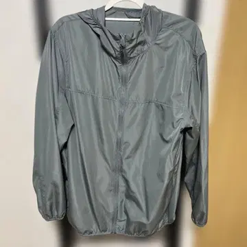 새상품급 그레이 후드 부착 나일론 자켓