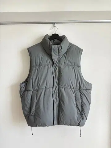 ZARA 그레이 다운 베스트