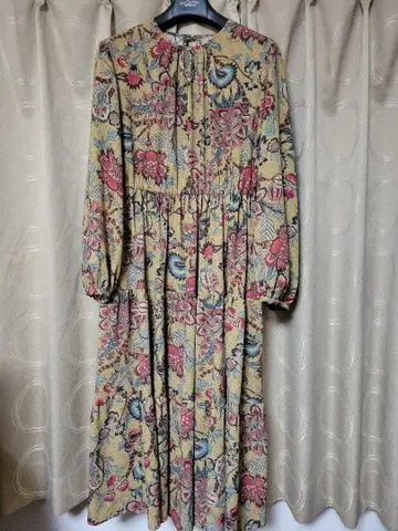 로이스크레용 꽃무늬 긴팔 롱 원피스