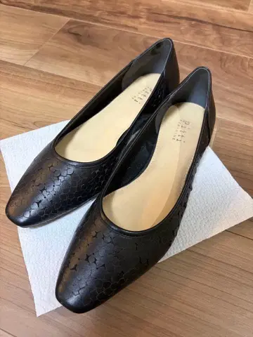 pitti 꽃무늬 레이스 펌프스 24EE