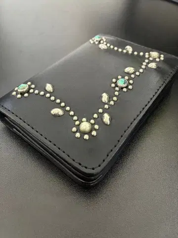 HTC 터콰이즈 플라워 모티브 이단 접이식 트래커 지갑