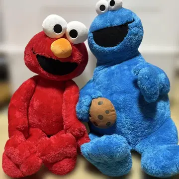 엘모와 쿠키 몬스터 봉제 인형 세트