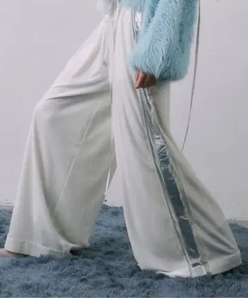 라 벨 에튀드 화이트 실버 스트라이프 팬츠 0