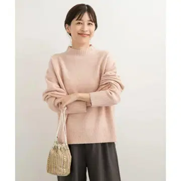 어반 리서치 도어스 하이넥 사이드 슬릿 니트